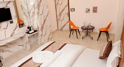 Hotel Silver Inn by Pentaura Room Type - Silver Deluxe Room