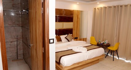 Hotel Silver Inn by Pentaura Room Type - Silver Balcony Room