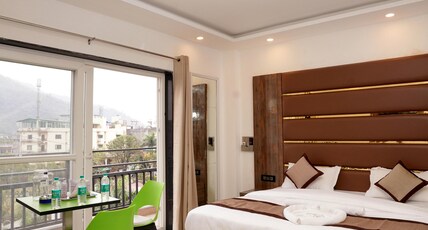 Hotel Silver Inn by Pentaura Room Type - Silver Family Balcony Room Hotel Silver Inn by Pentaura Room Type - Silver Family Balcony Room