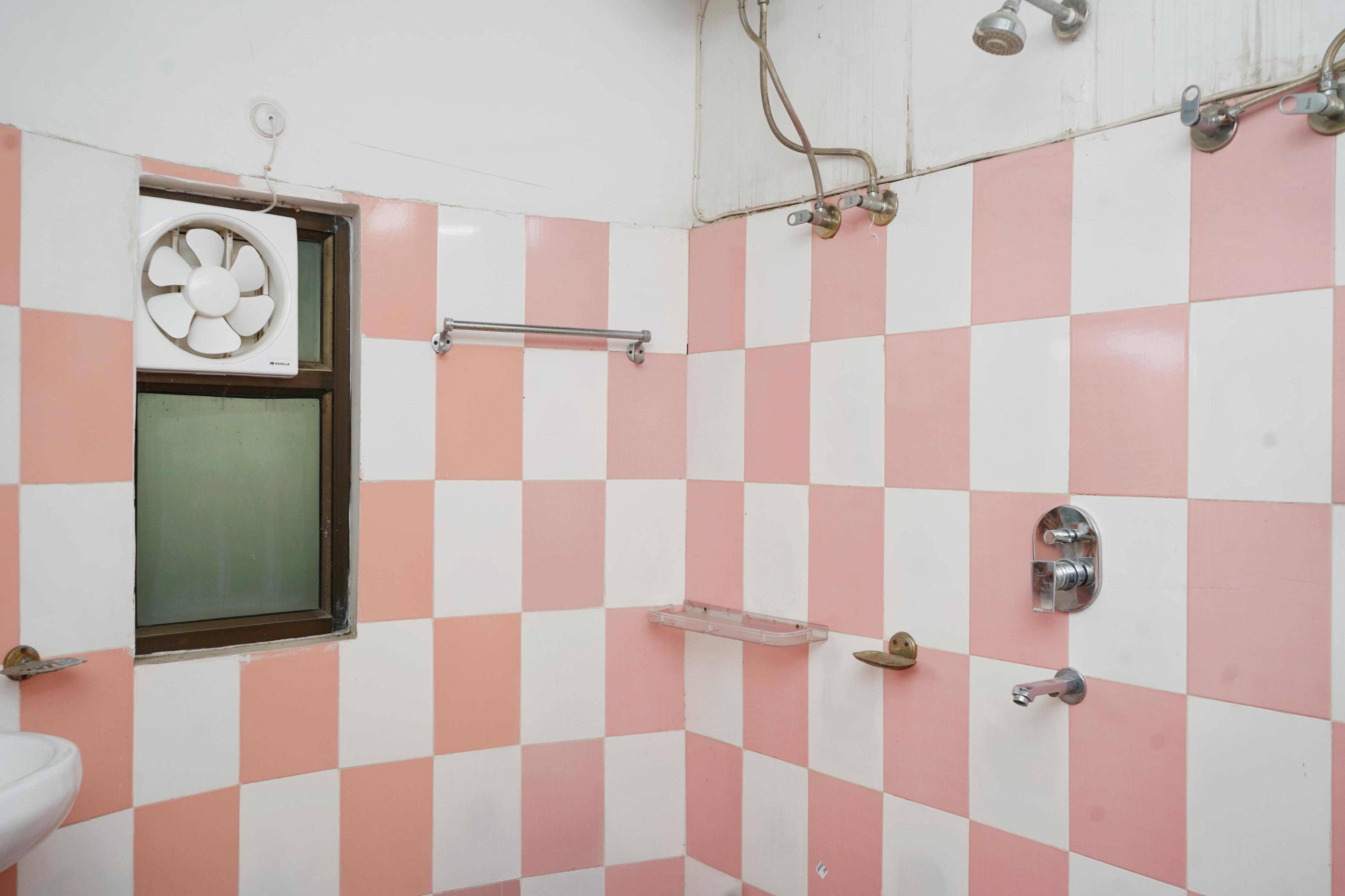 Awadh | Centrally located 1BR near Old Lucknow - Tap to explore photos