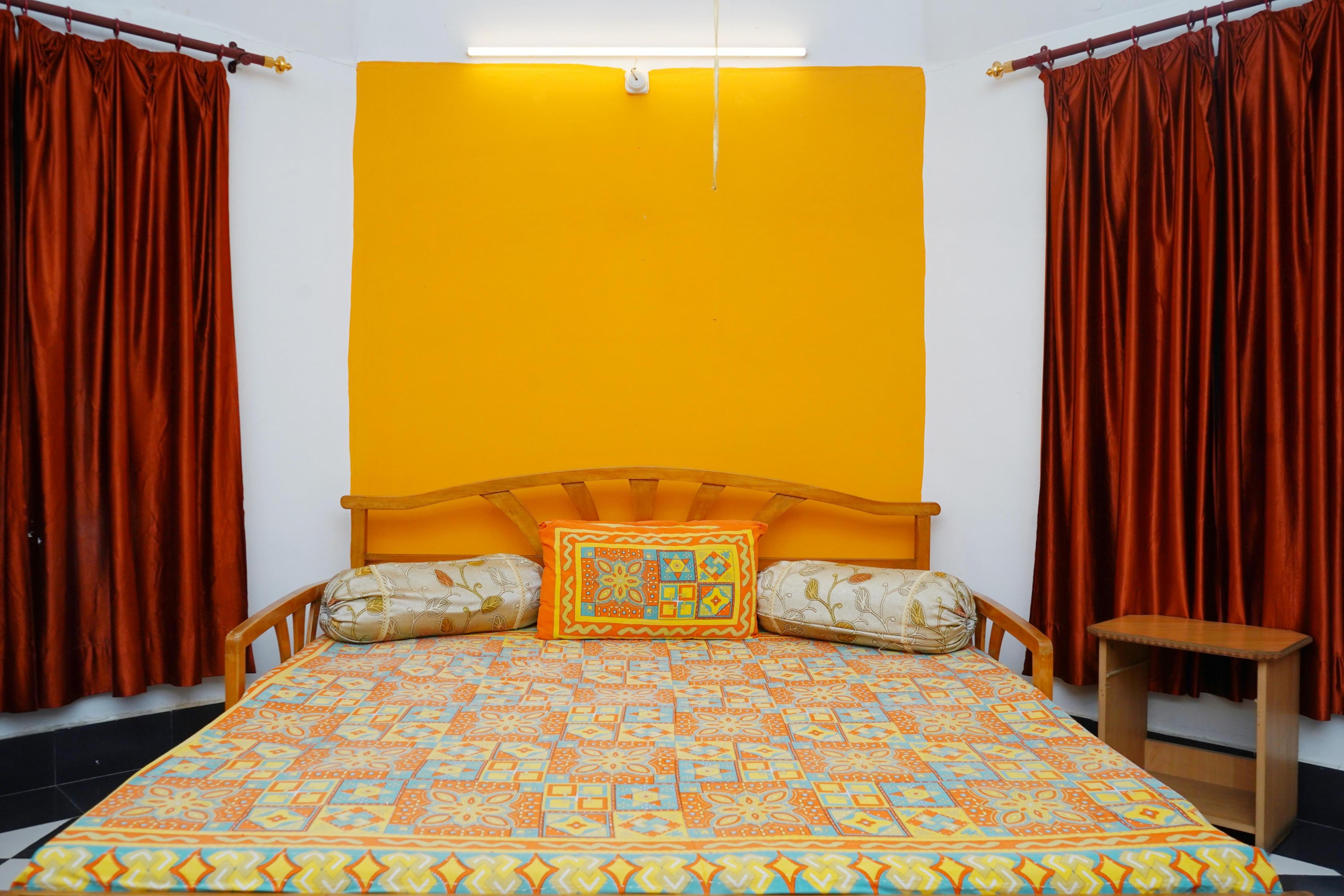 Awadh | Centrally located 1BR near Old Lucknow - Tap to explore photos