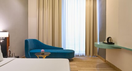 Clarks Inn Etawah Room Type - Deluxe AC room with King Bed
