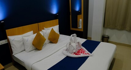 Blue City Palace Room Type - Deluxe Double AC