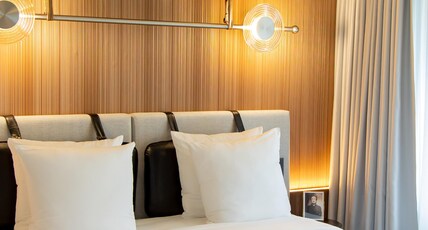 Muze Hotel Düsseldorf Handwritten Collection Room Type - Deluxe room with 1 double size bed, city view Muze Hotel Düsseldorf Handwritten Collection Room Type - Deluxe room with 1 double size bed, city view
