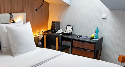 Muze Hotel Düsseldorf Handwritten Collection Room Type - Classic room with 1 double bed
