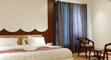 The Crown Leela Room Type - LUXURIOUS SUITE ROOM