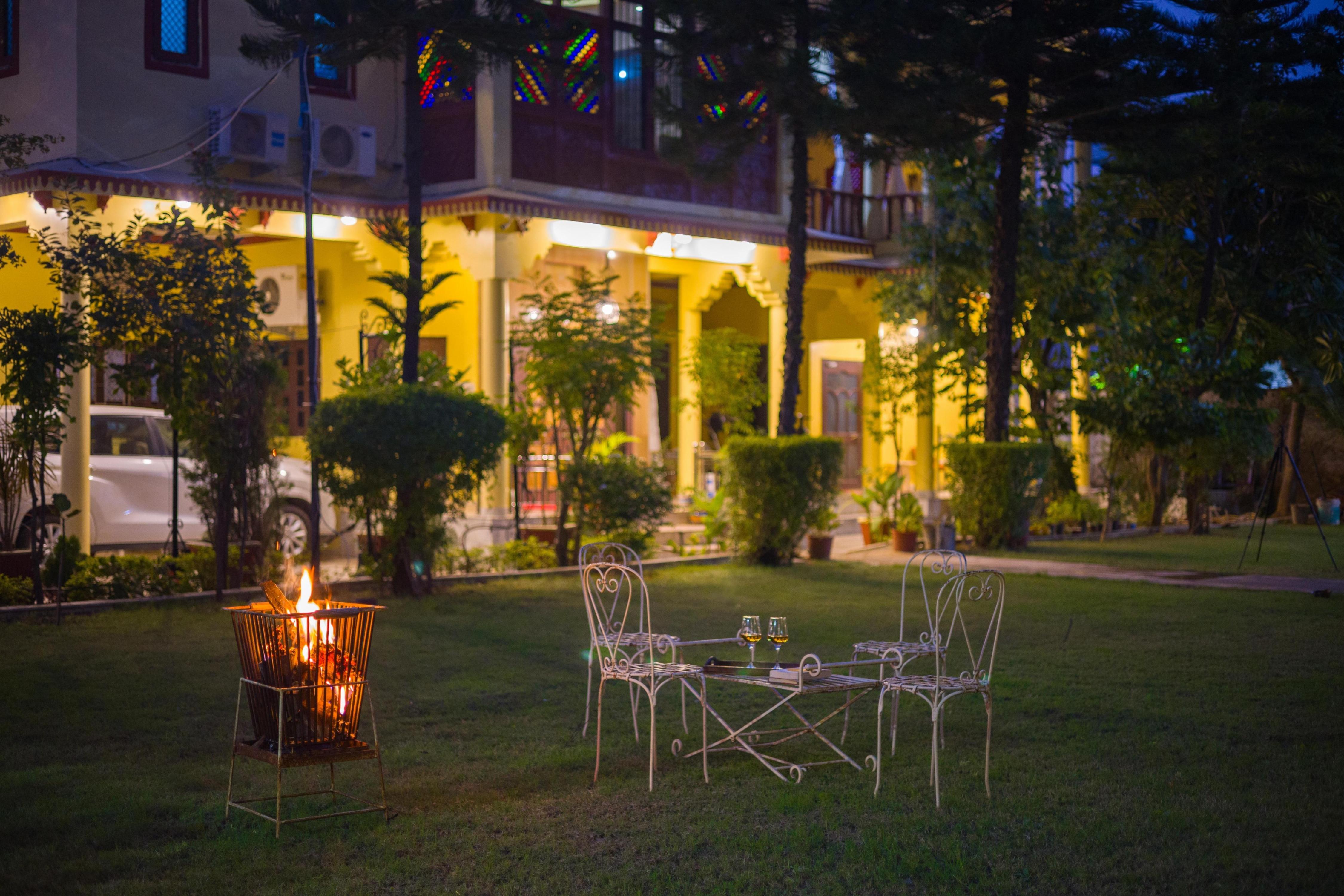 Luxurious 5 BHK Royalty Embedded Mansion