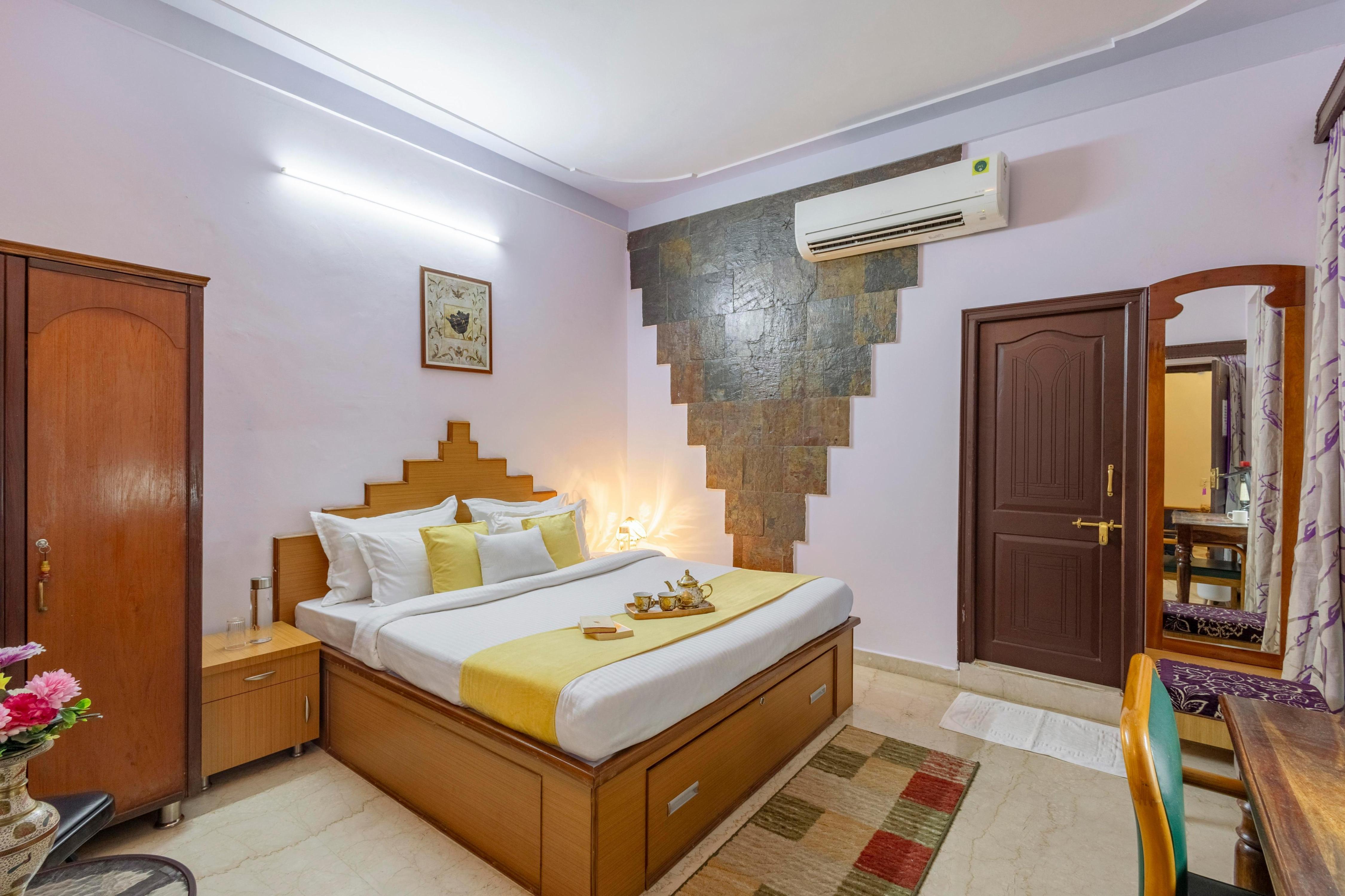 Luxurious 5 BHK Royalty Embedded Mansion - Tap to explore photos
