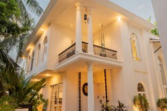 ELIVAAS Signature 4 BHK Villa with Pvt Pool & jacuzzi | YashGeet Villa
