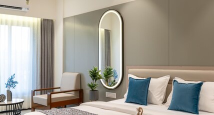 The Zuree Hotel Room Type - Premium Room