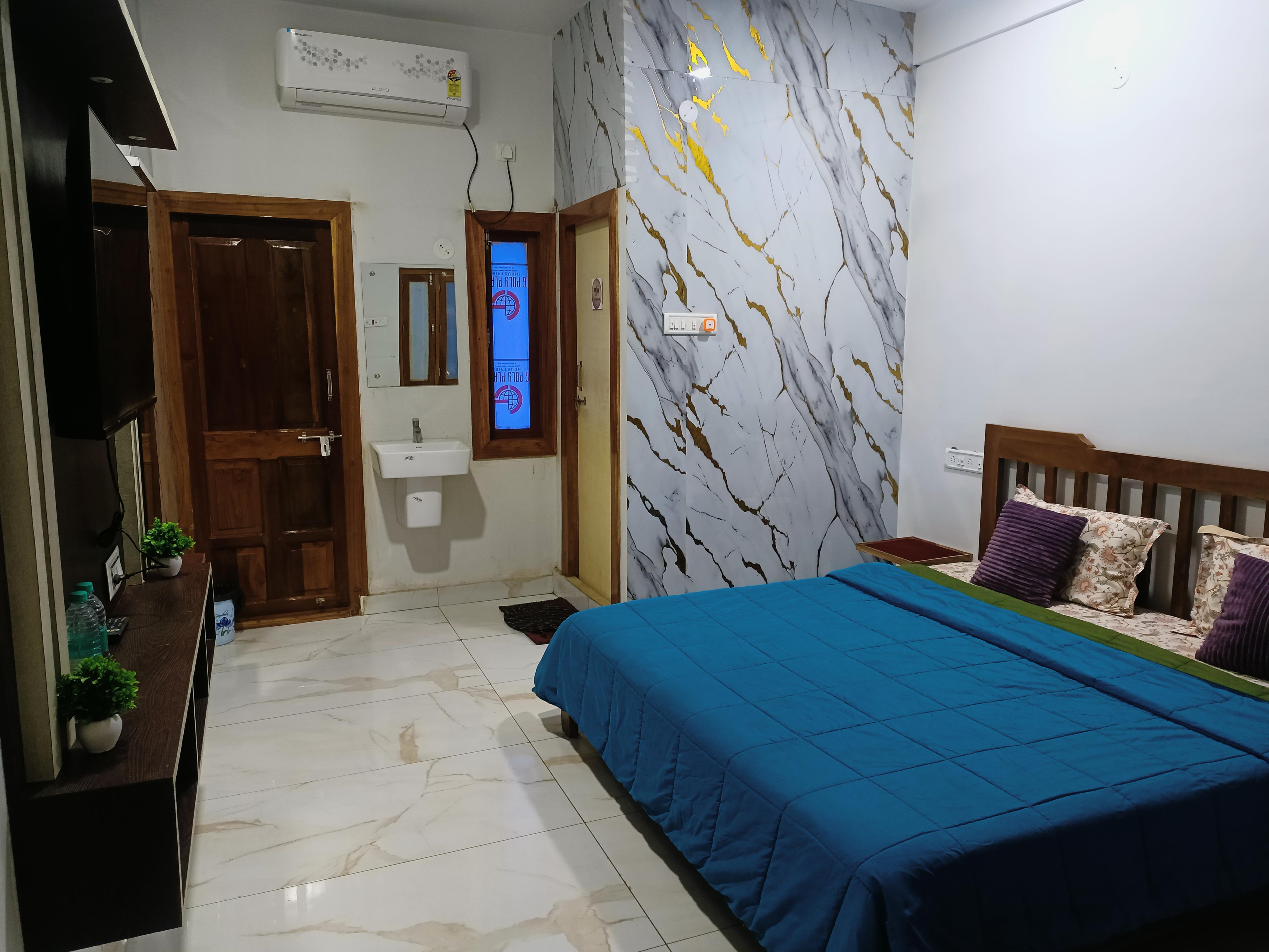 Hotel Meenakshi Room Type - PREMIUM (A.C) ROOMS
