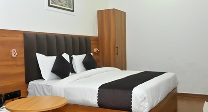 Hotel ELEGENT RANTHAMBORE Room Type - DELUXE ROOM