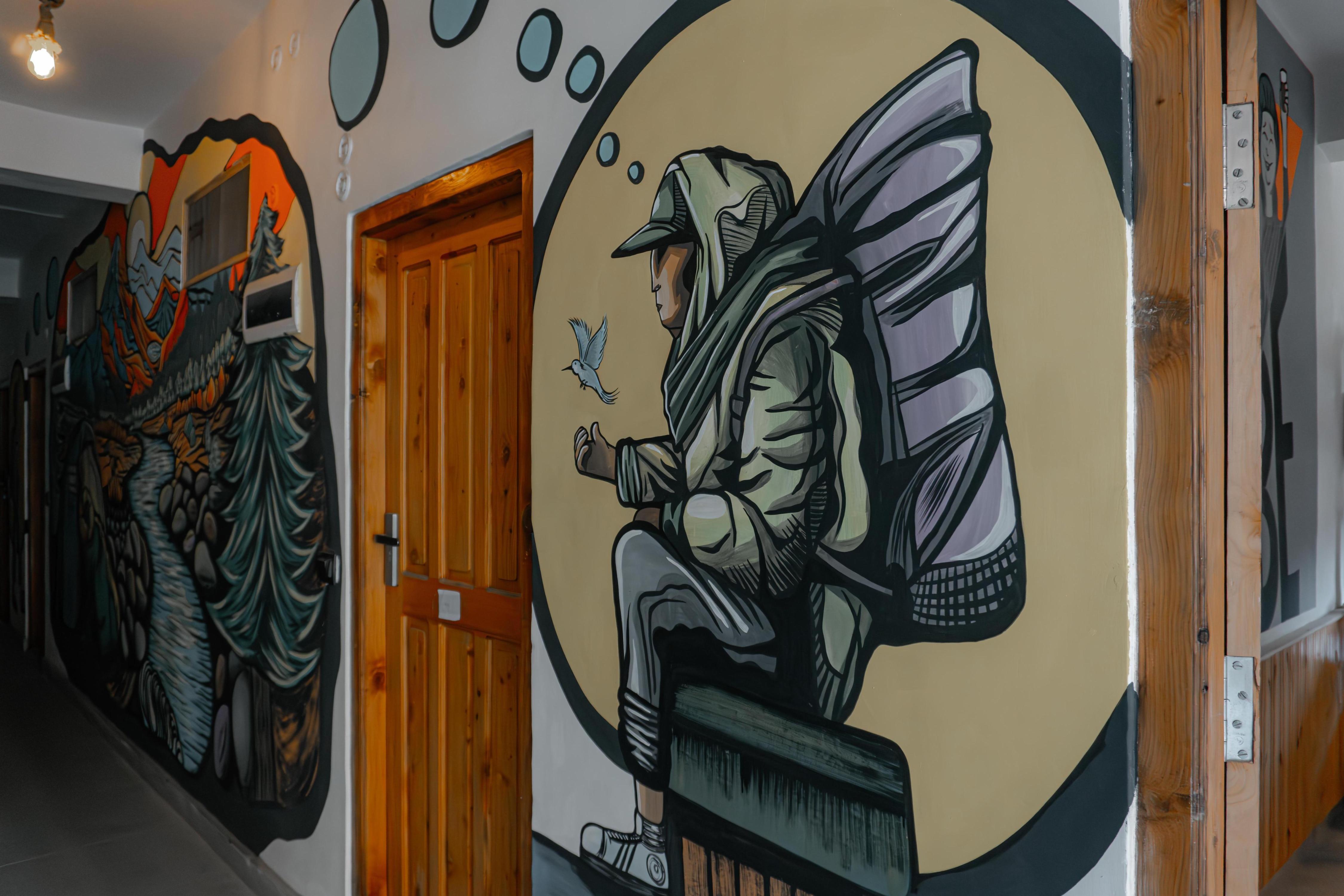 The Rustic Jibhi - Backpackers Hostel - Tap to explore photos