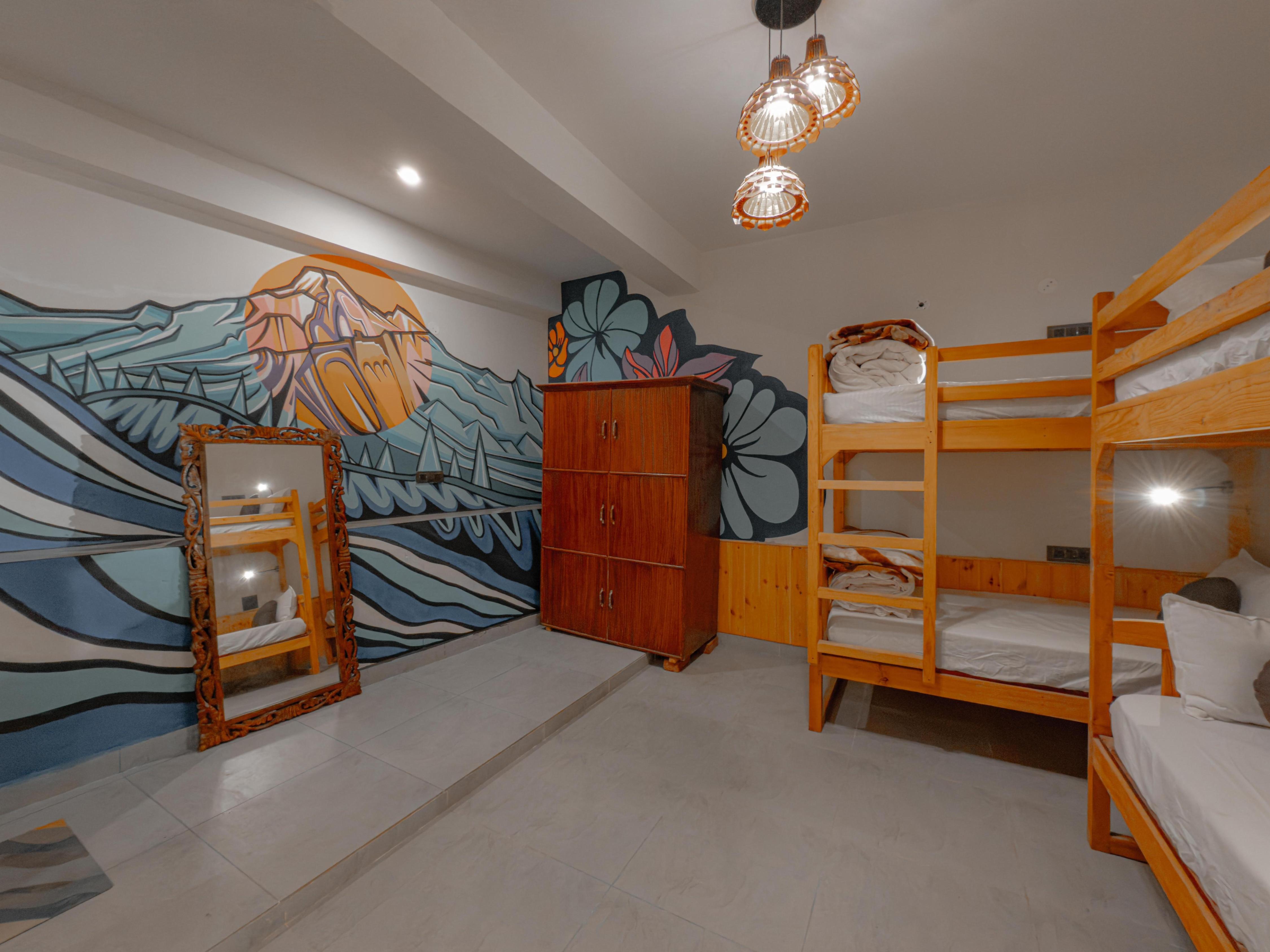 The Rustic Jibhi - Backpackers Hostel Room Type - Bed in 6-Bed Mixed Dormitory Room