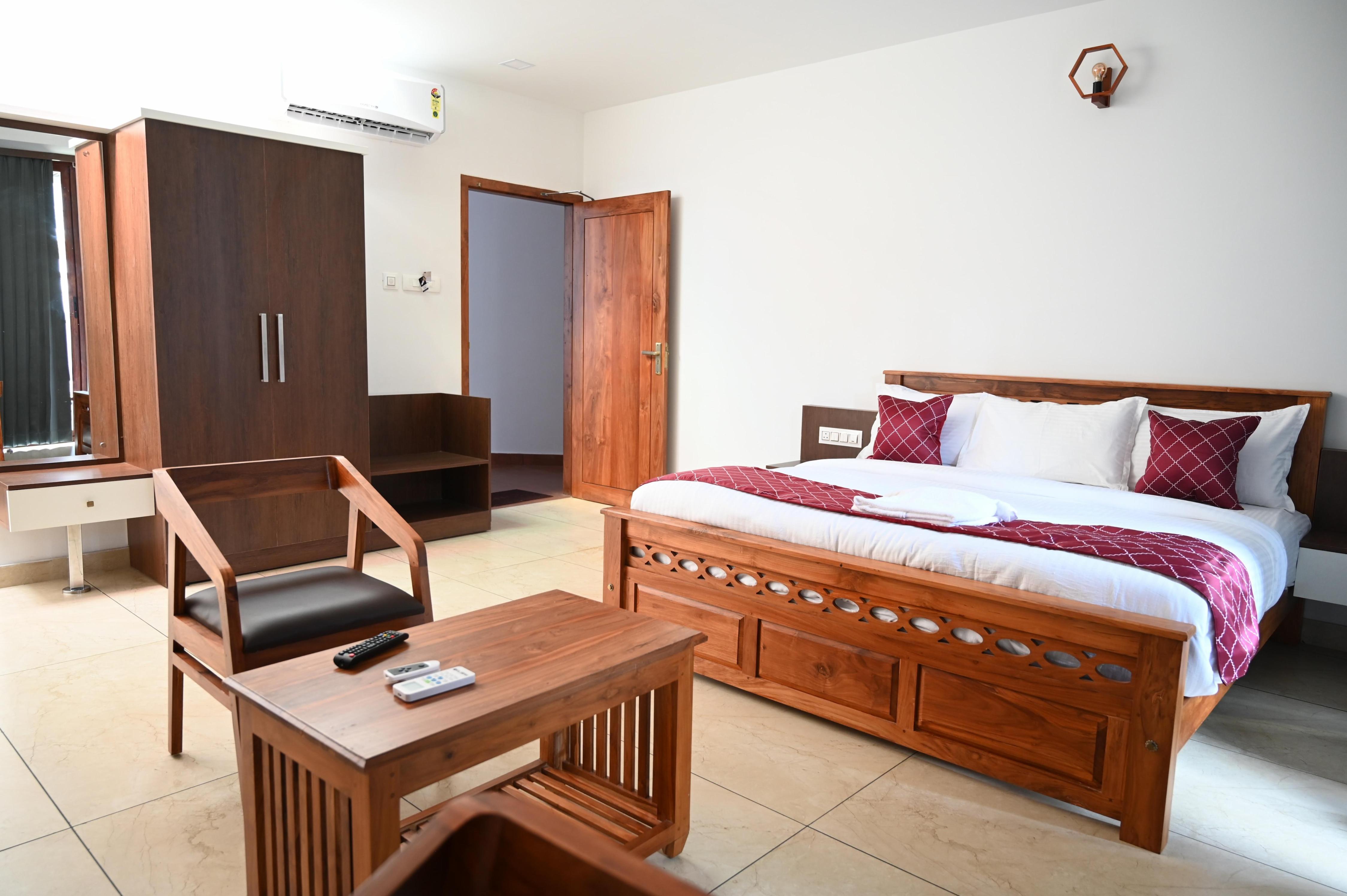 Aami's Villa Room Type - Deluxe AC Rooms  (JUST LIKE 3 STAR)