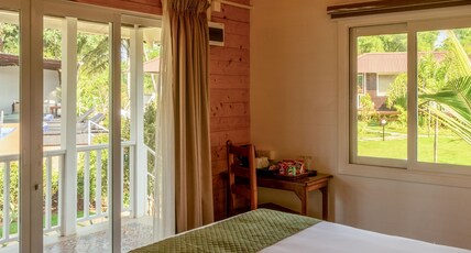 Zen By The Sea Room Type - Luxury King Room with Pool View