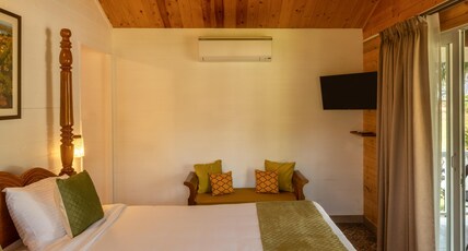 Zen By The Sea Room Type - Luxury King Room with Garden View