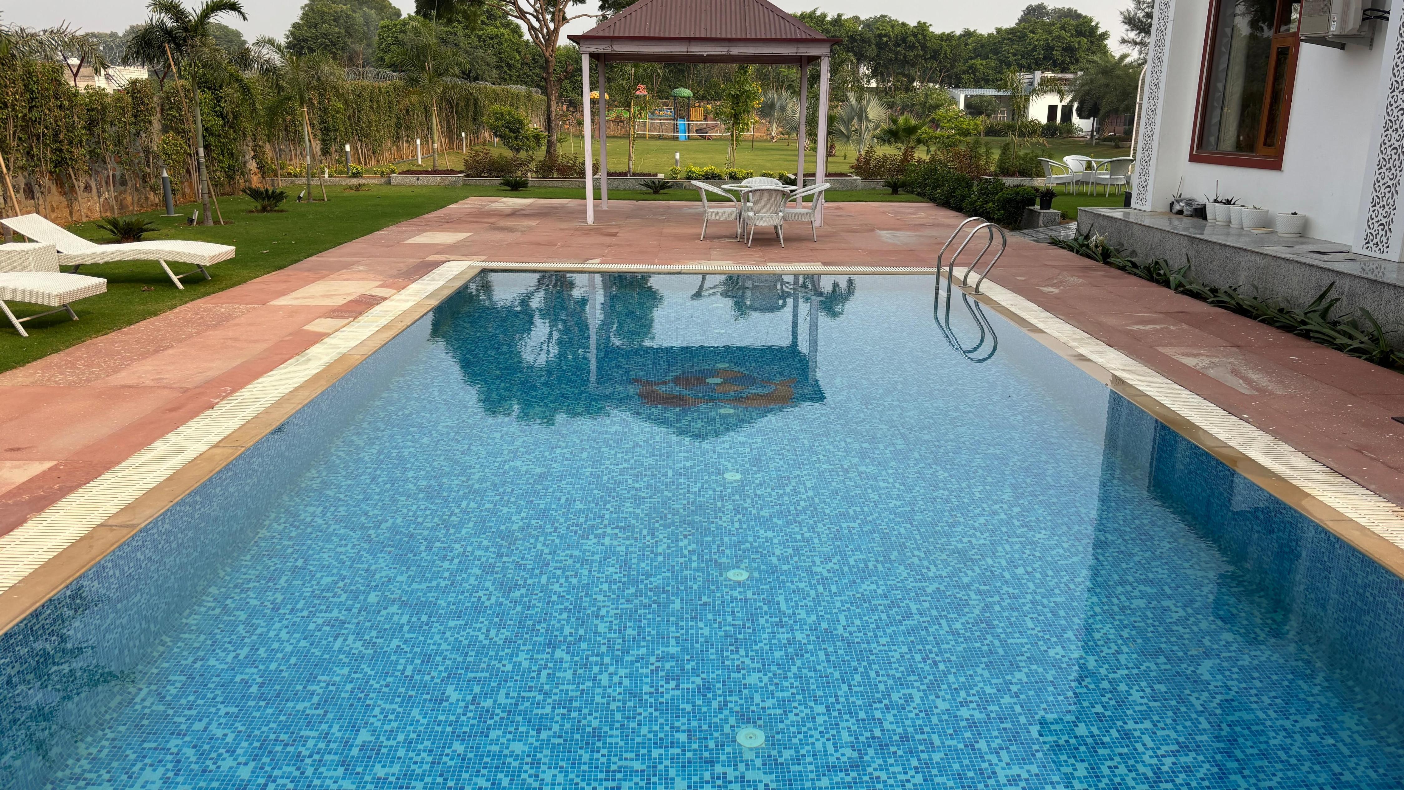 Sunrise Meadow - Premium 4BHK Pool Farm Retreat - Tap to explore photos