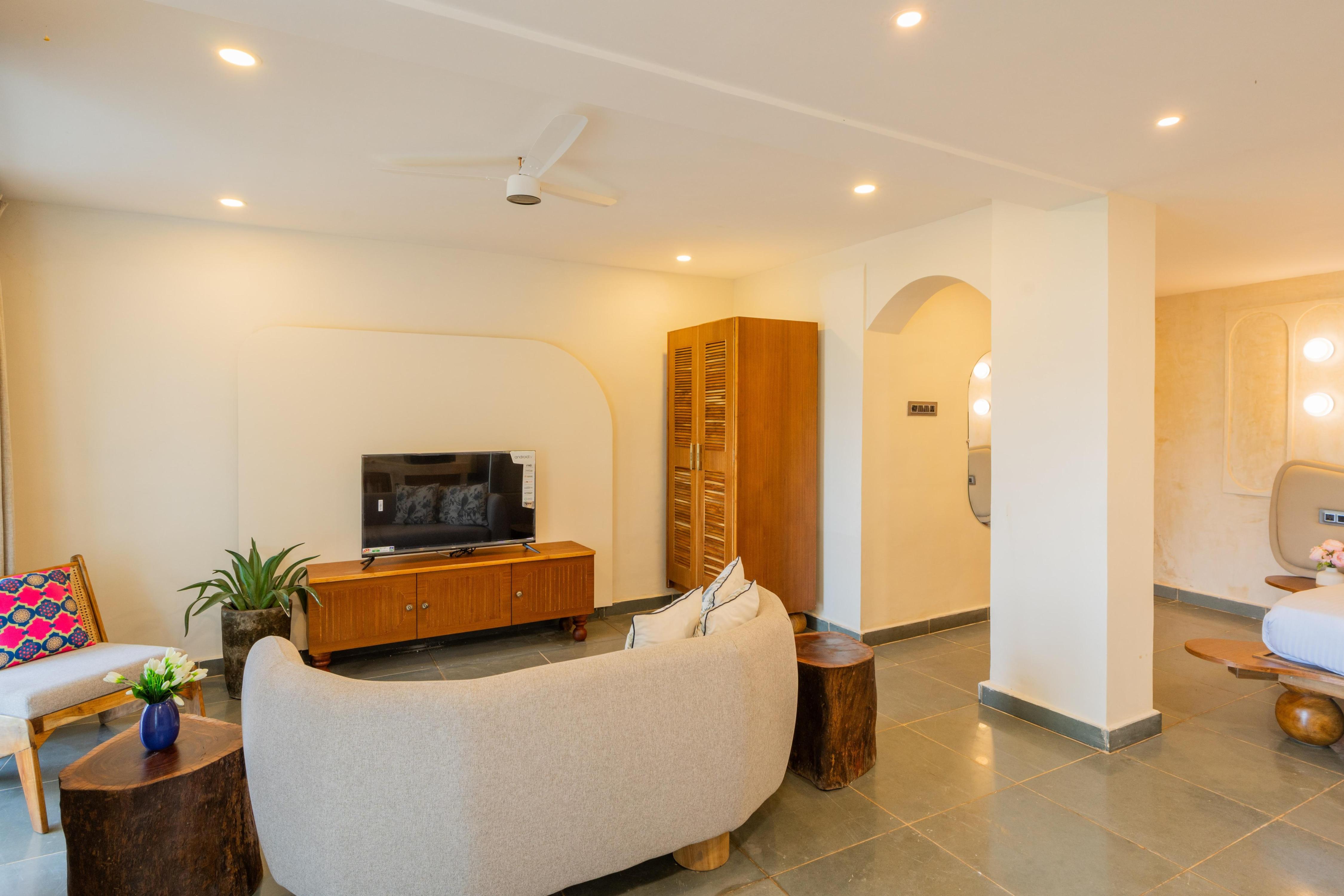 La Vaiencia luxury apartments - Siolim - Tap to explore photos