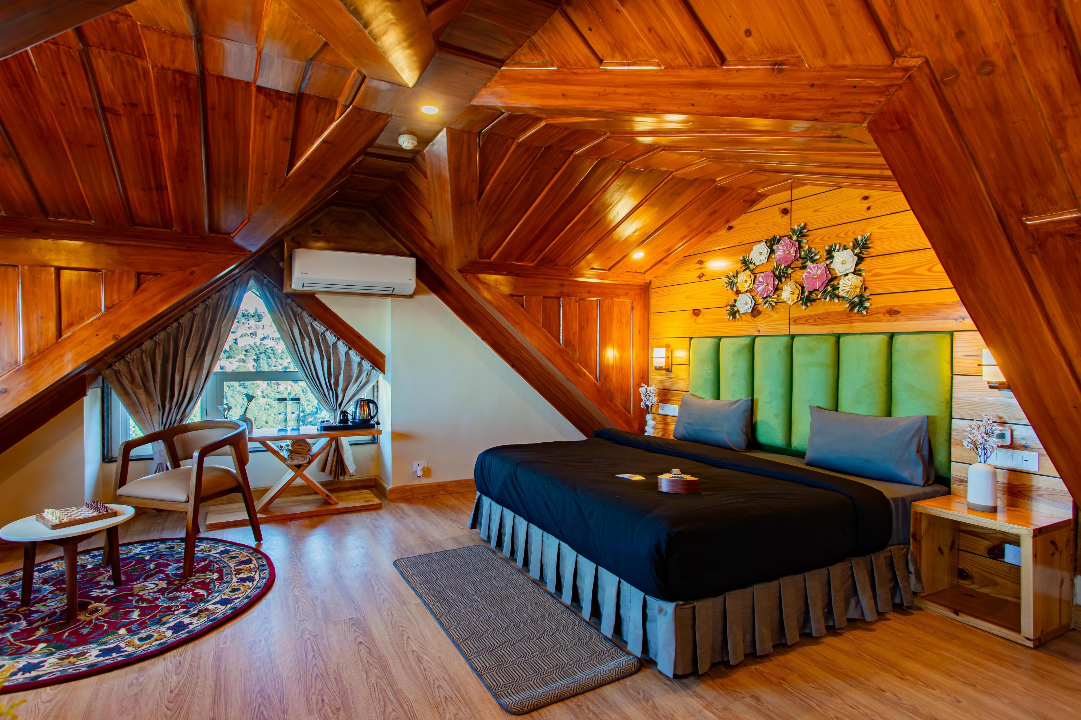 The Hosteller Shimla, Valley View Room Type - Premium Attic Room with Mountain View