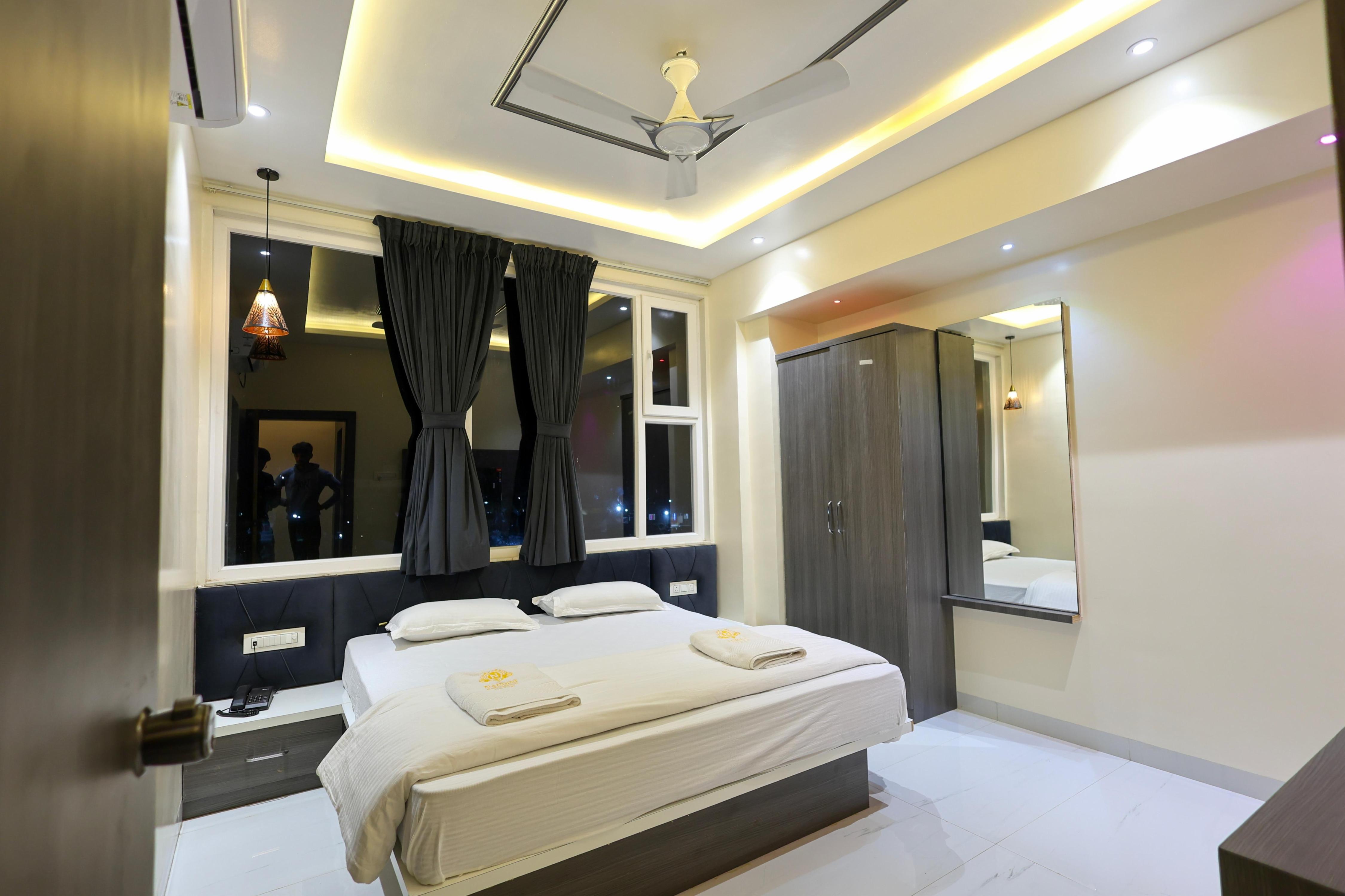 Nandini Executive Lodge - Tap to explore photos