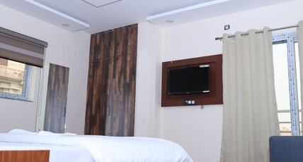 Siddhi Residency 200 meter from Aiims Room Type - Deluxe Room with Balcony