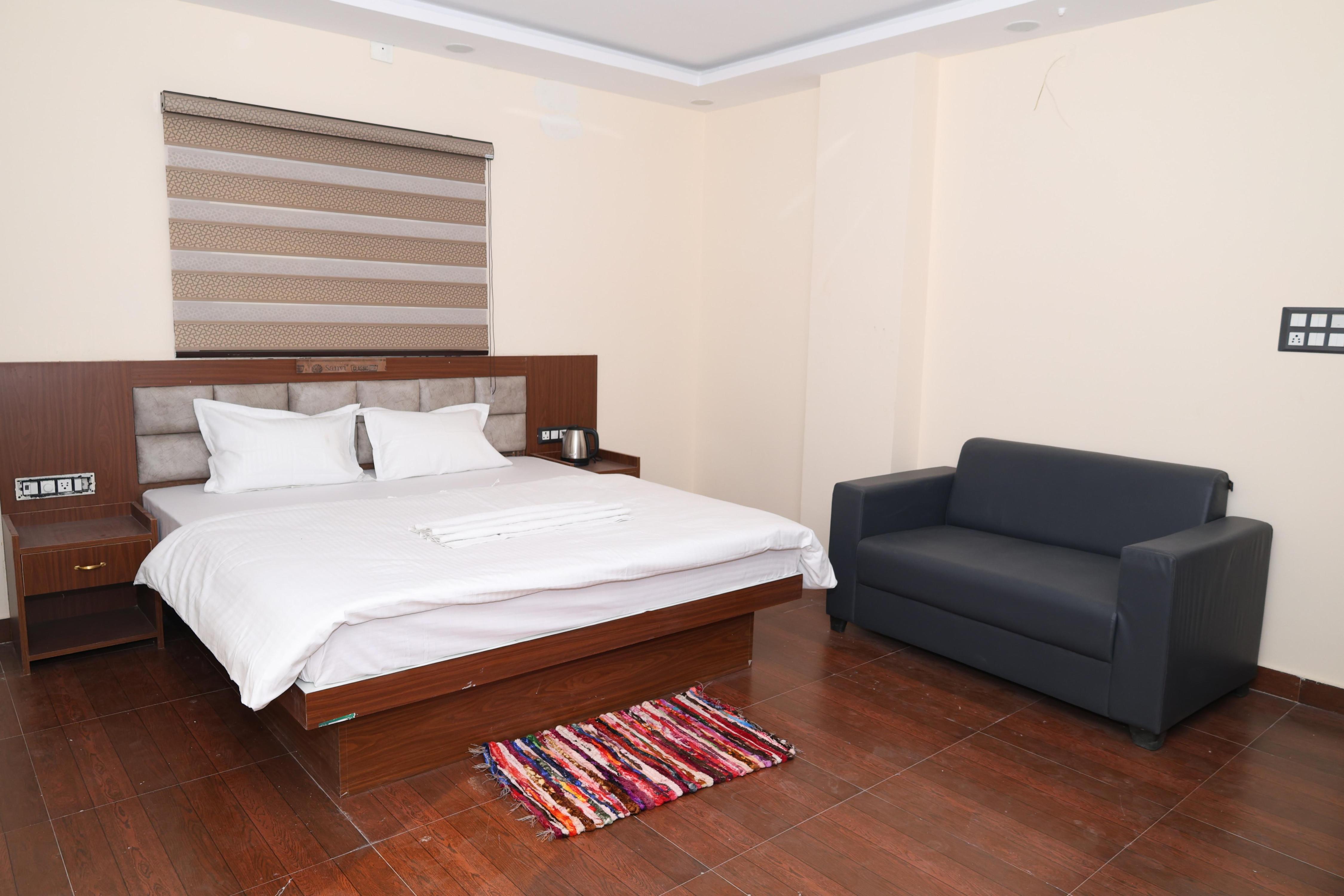 Siddhi Residency 200 meter from Aiims - Tap to explore photos