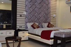 HOTEL MAYA PALACE