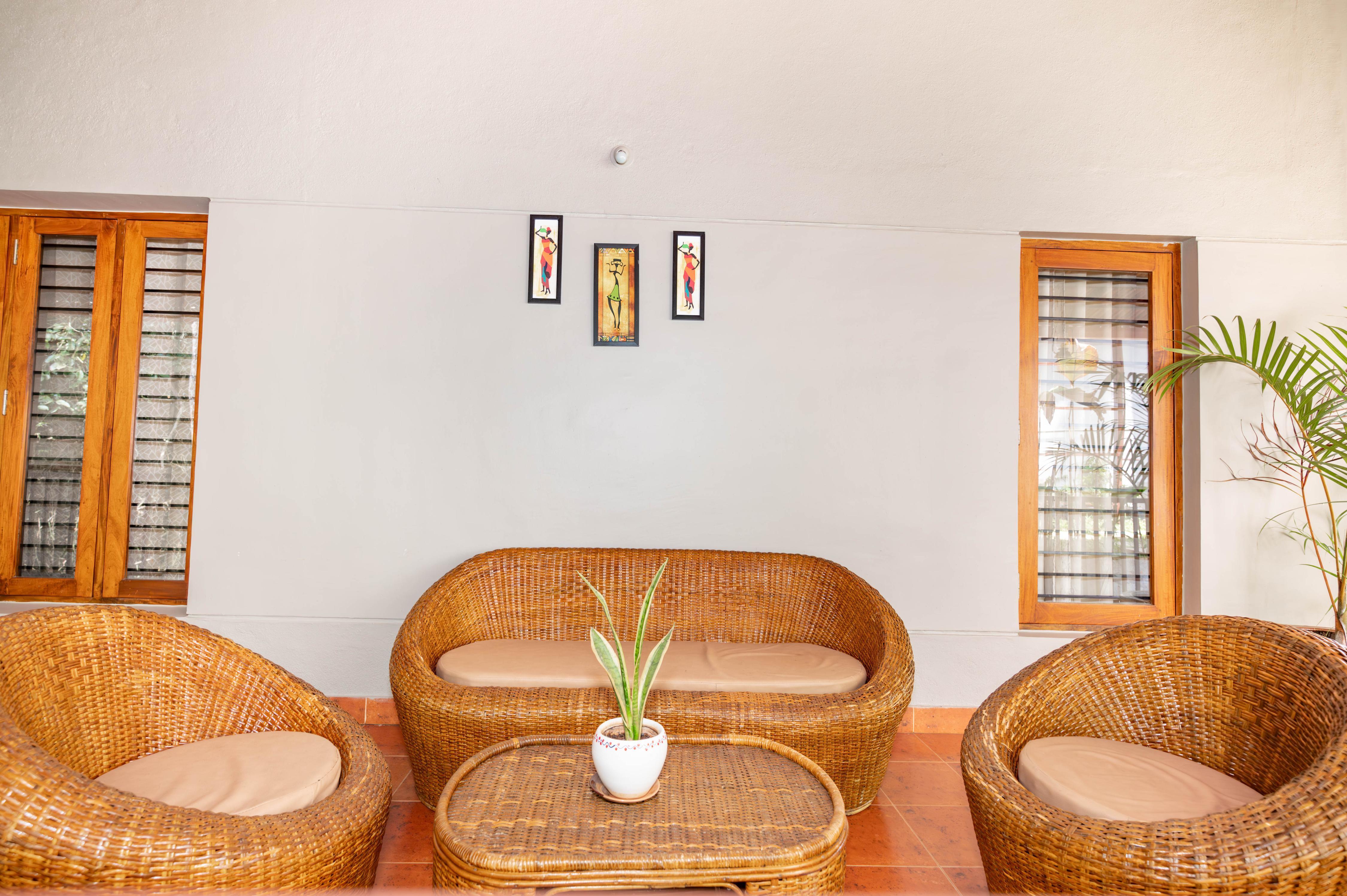 DeepWoodz Homestay - Tap to explore photos