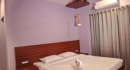 JOHN'S CASTLE Room Type - DELUXE DOUBLE ROOM WITH A/C