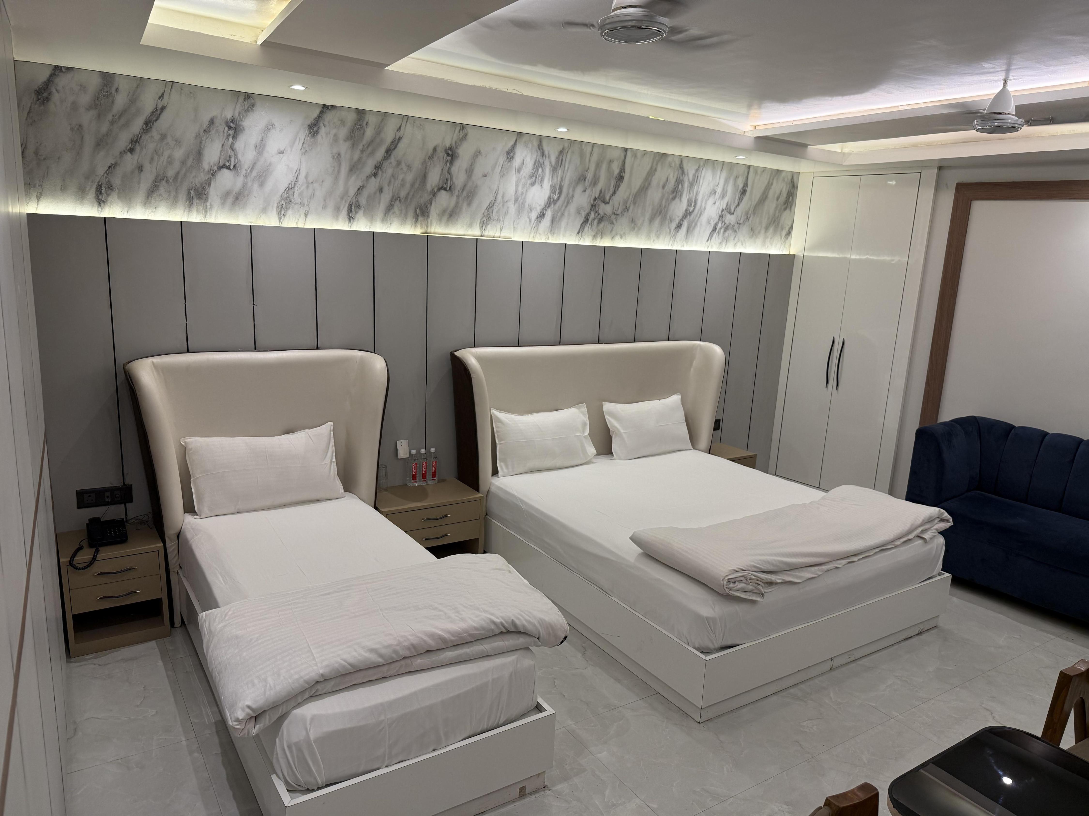 Hotel Lata Continental - Tap to explore photos