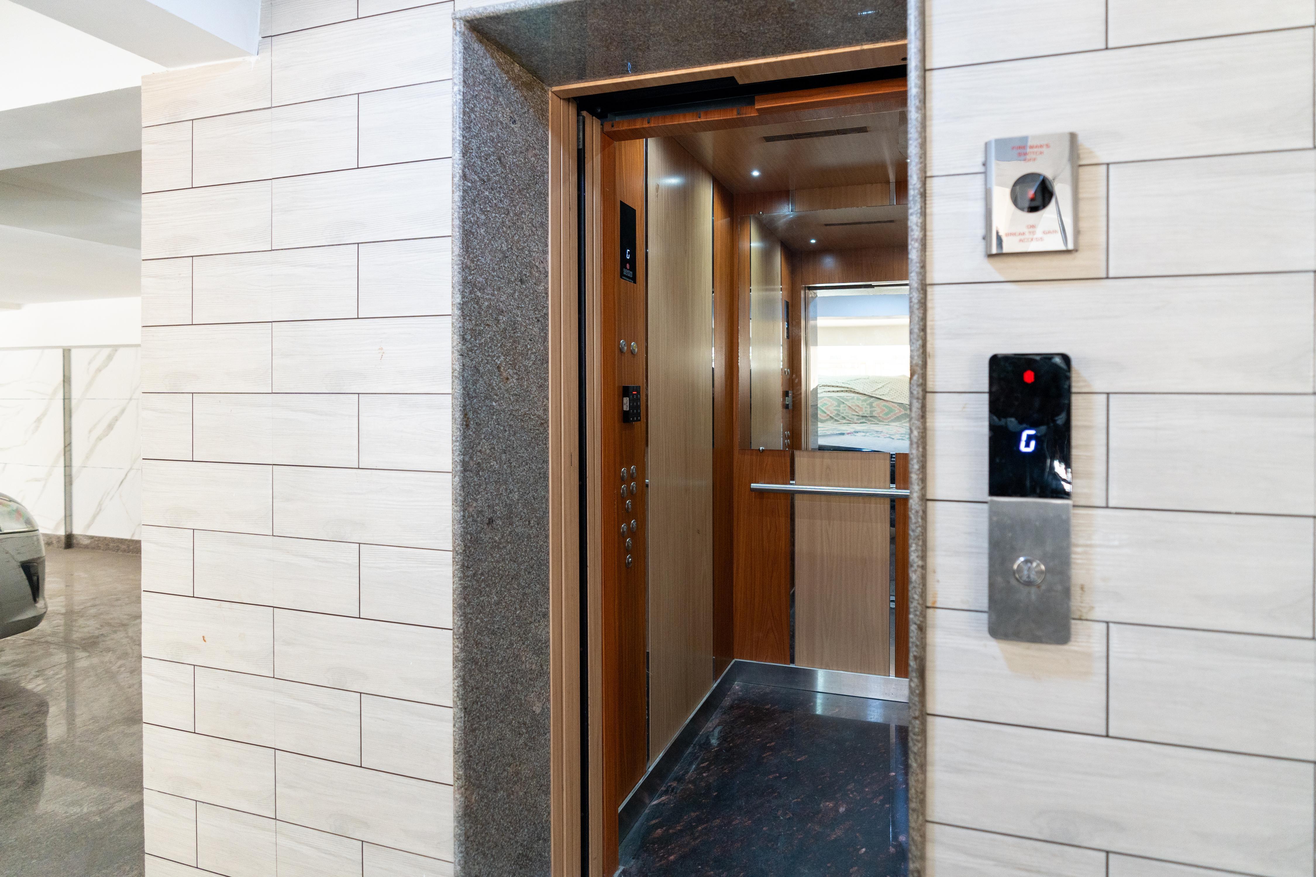 Homlee-Gokul 4BHK Flat-Lift-Parking | Max Vaishali