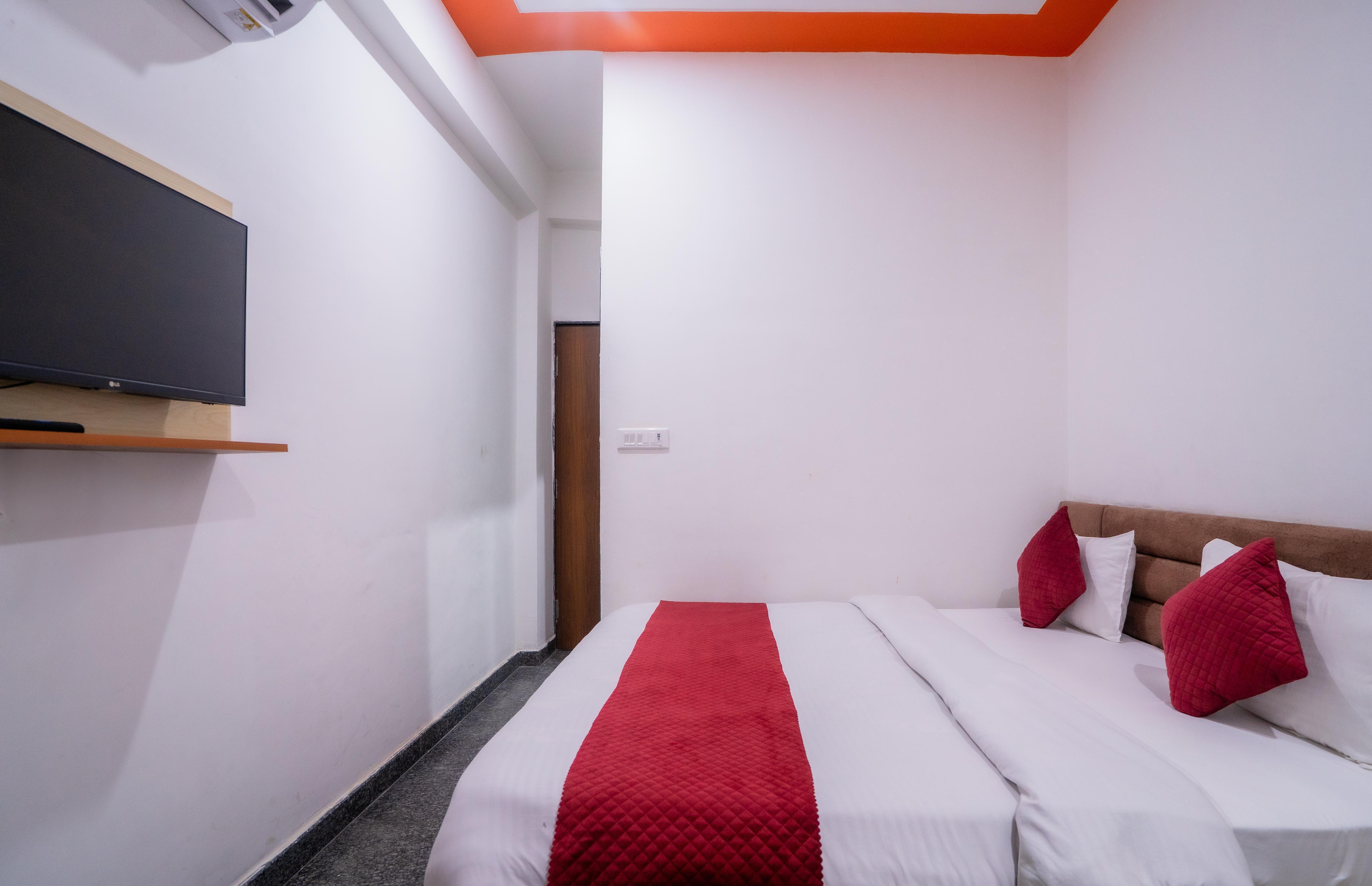 Hotel Shyam Sanwara (Free Gated Parking Available) - Tap to explore photos