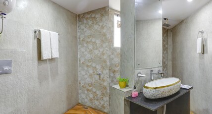 Castle Grand Hotel Dwarka Sector - 21 Room Type - Deluxe Room