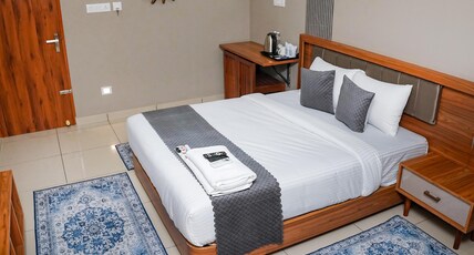 Cruz Inn Calicut Room Type - Deluxe Double Room AC