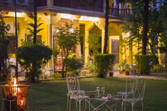 Alaya Stays Abhimanyu Mansion Pearl 6 BHK with Rajasthani Decor