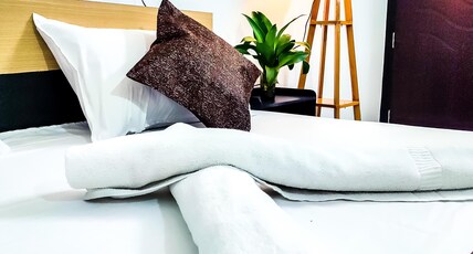 Saya's Abode (Railview Suites) Room Type - Sunshine