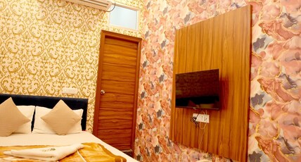 Rawla Sarkar Room Type - Deluxe Room