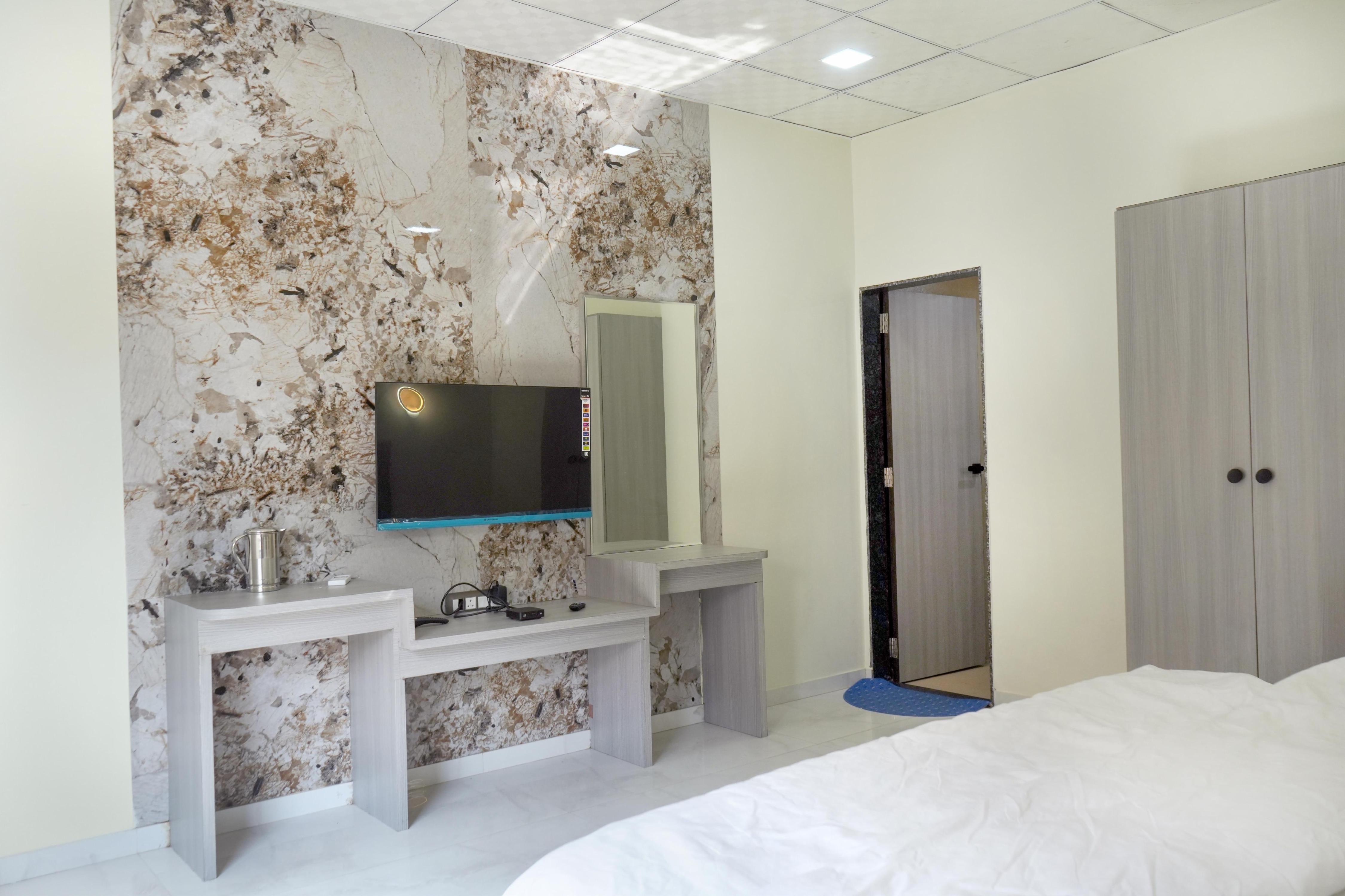 Hotel Rajwada - Tap to explore photos