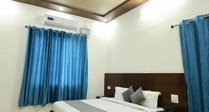 Bhagirathi by Restay Hotels Room Type - Double Bed Room with Balcony and Sitting Area
