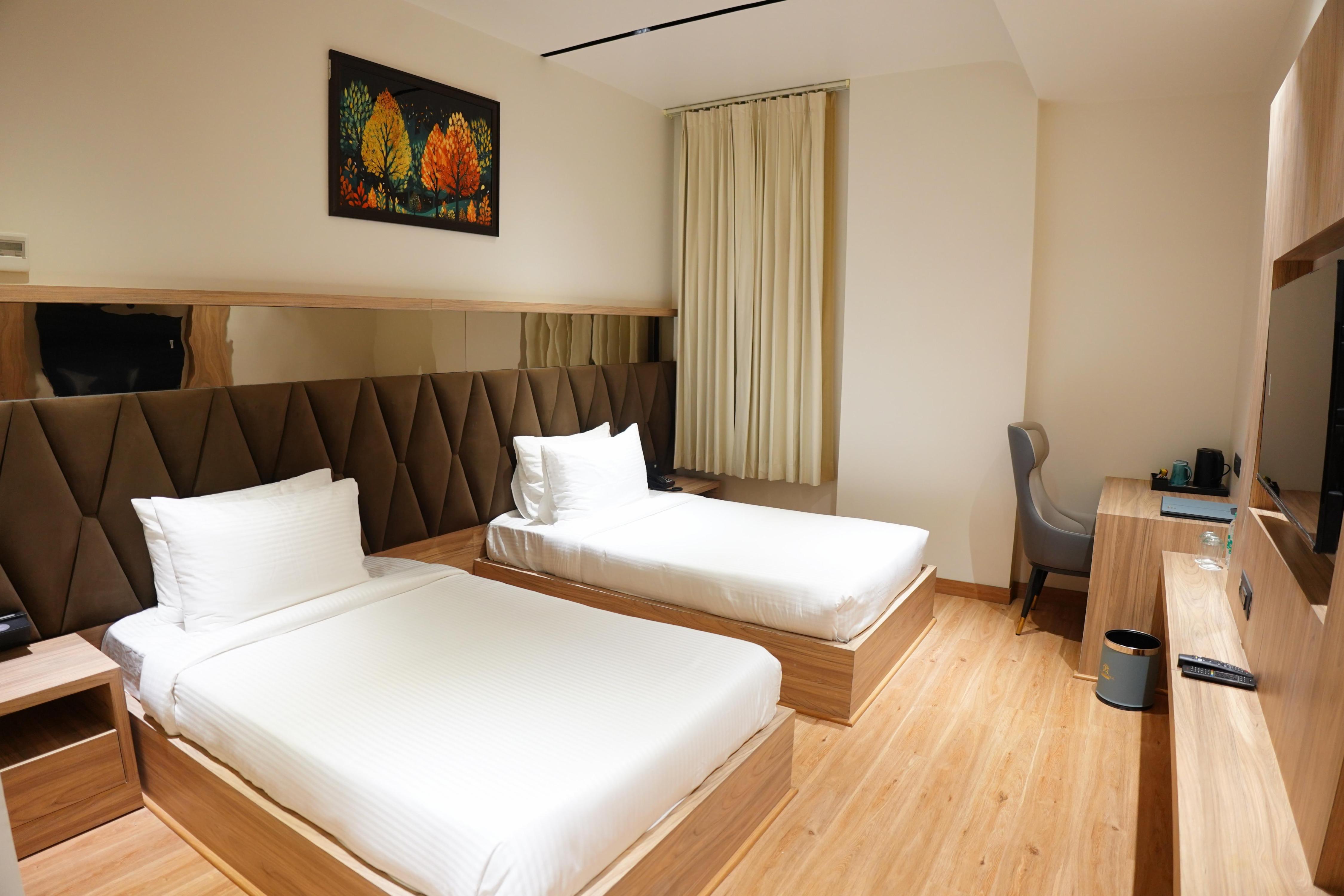 The Pearl Petal Hotel Room Type - Deluxe Twin Bed Room