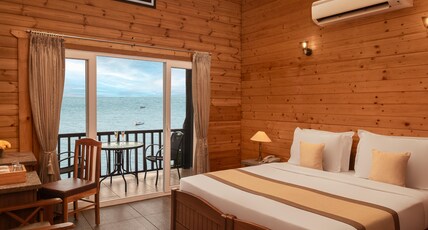 Highland Sarovar Portico Sindhudurg Room Type - Deluxe room - 1 King Bed - Sea View Highland Sarovar Portico Sindhudurg Room Type - Deluxe room - 1 King Bed - Sea View