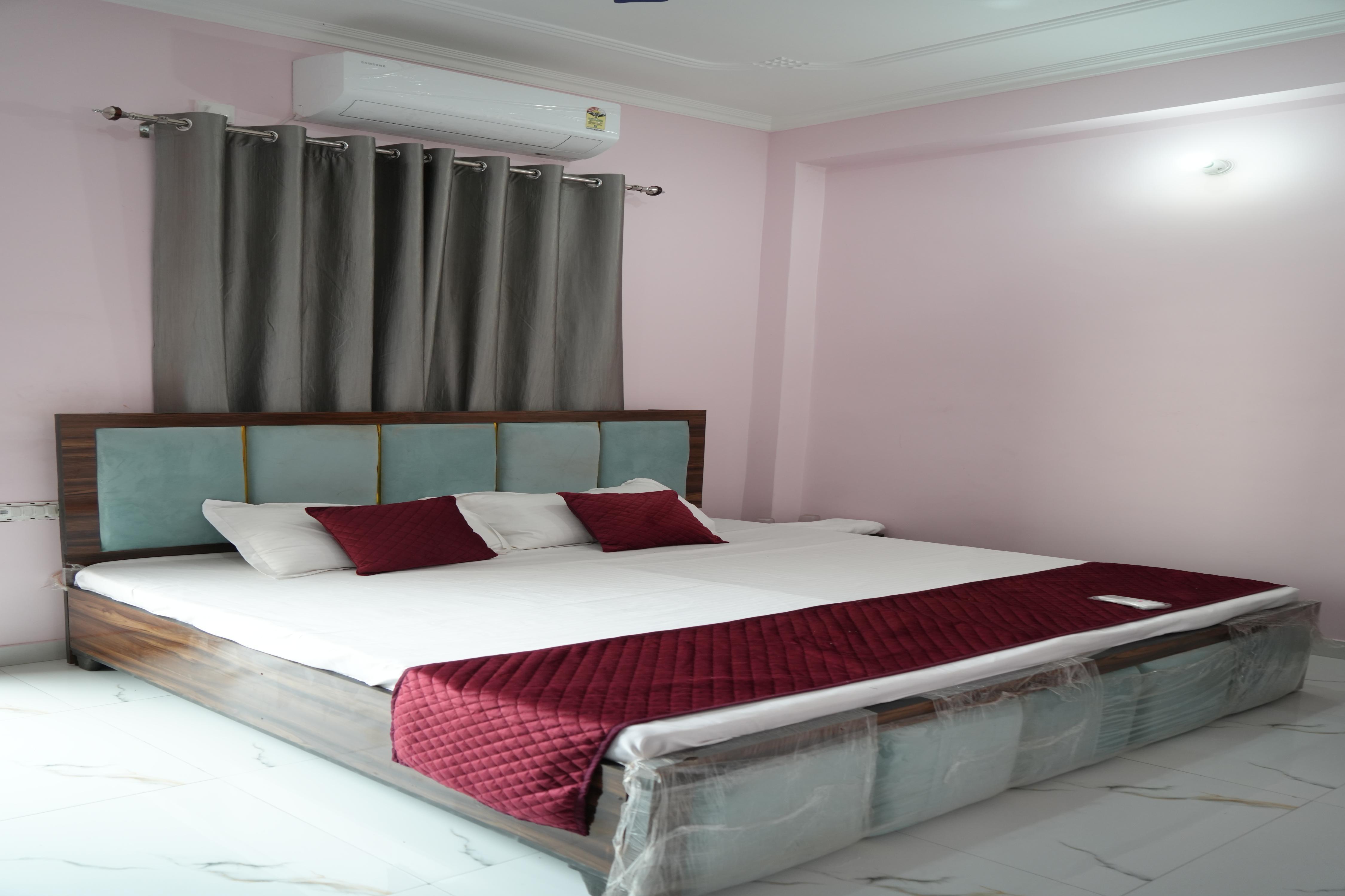 Shrija Homestay - Tap to explore photos