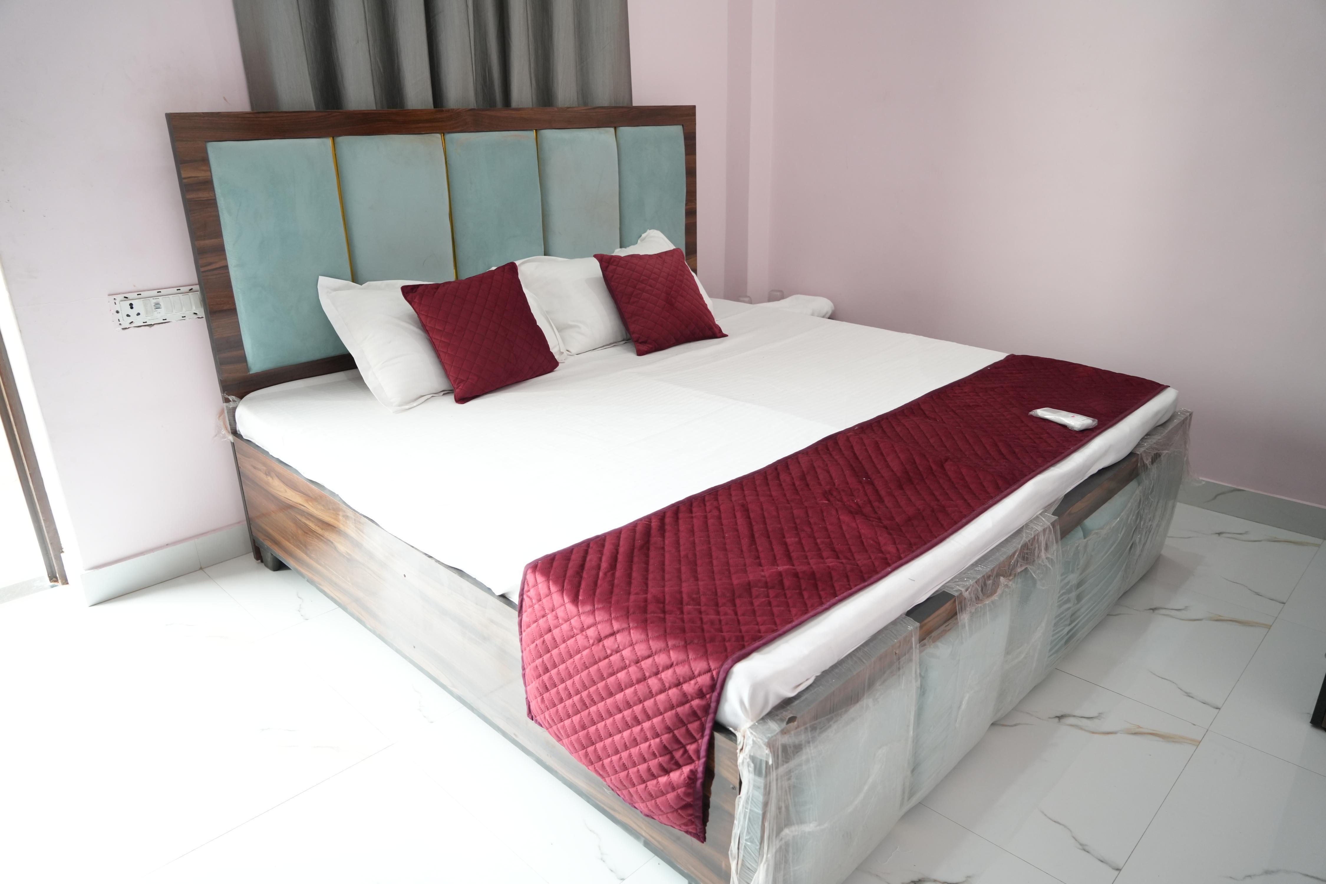 Shrija Homestay - Tap to explore photos