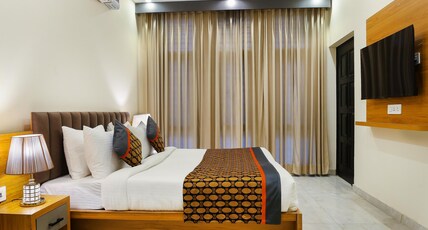 OPO Essential Sec 21 Room Type - Deluxe Room OPO Essential Sec 21 Room Type - Deluxe Room