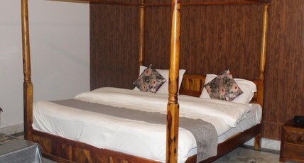 Royal Jungle Kothi Room Type - Super Deluxe Room with Pool View