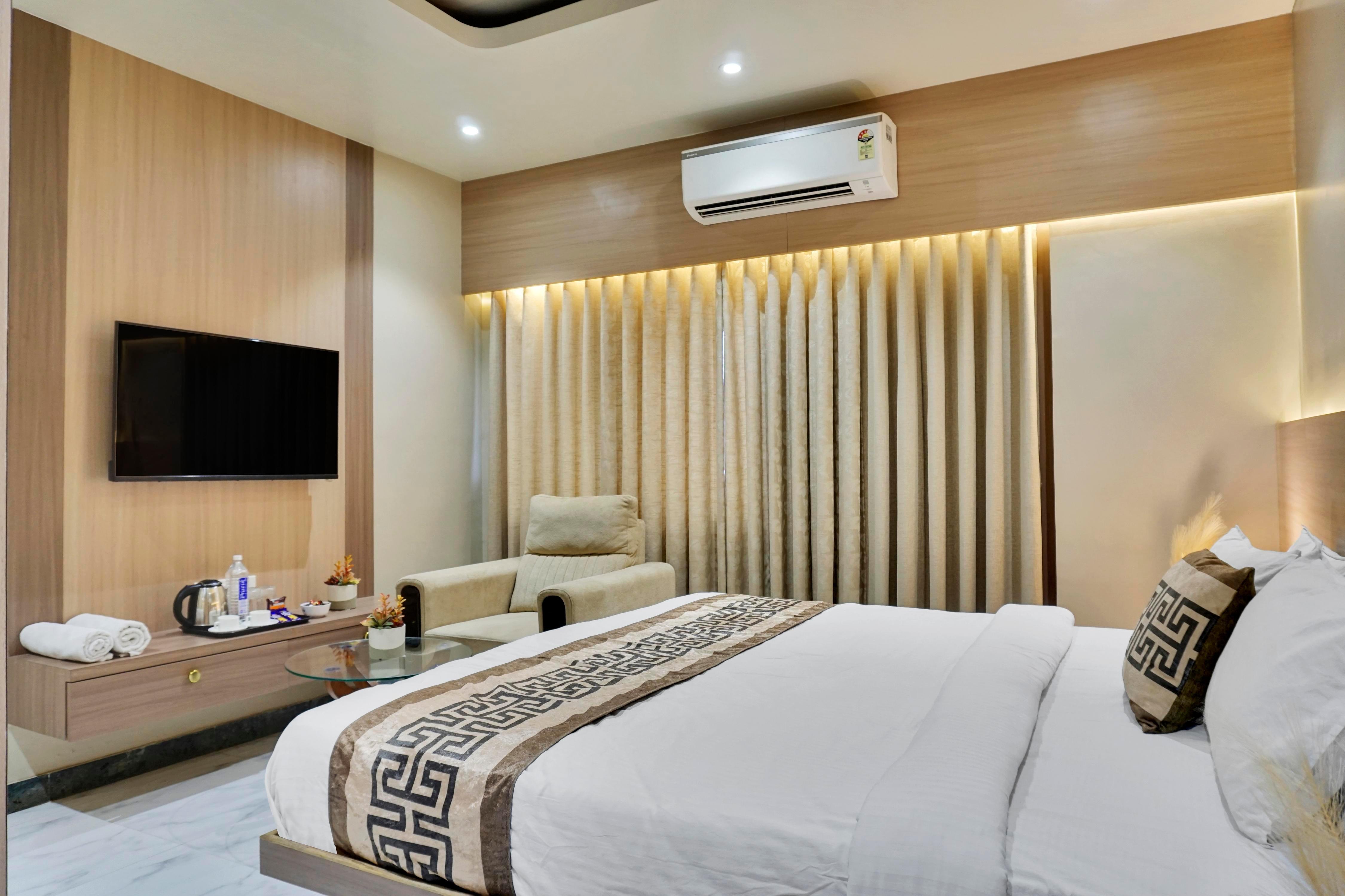 Hotel Sayba Classic - Tap to explore photos