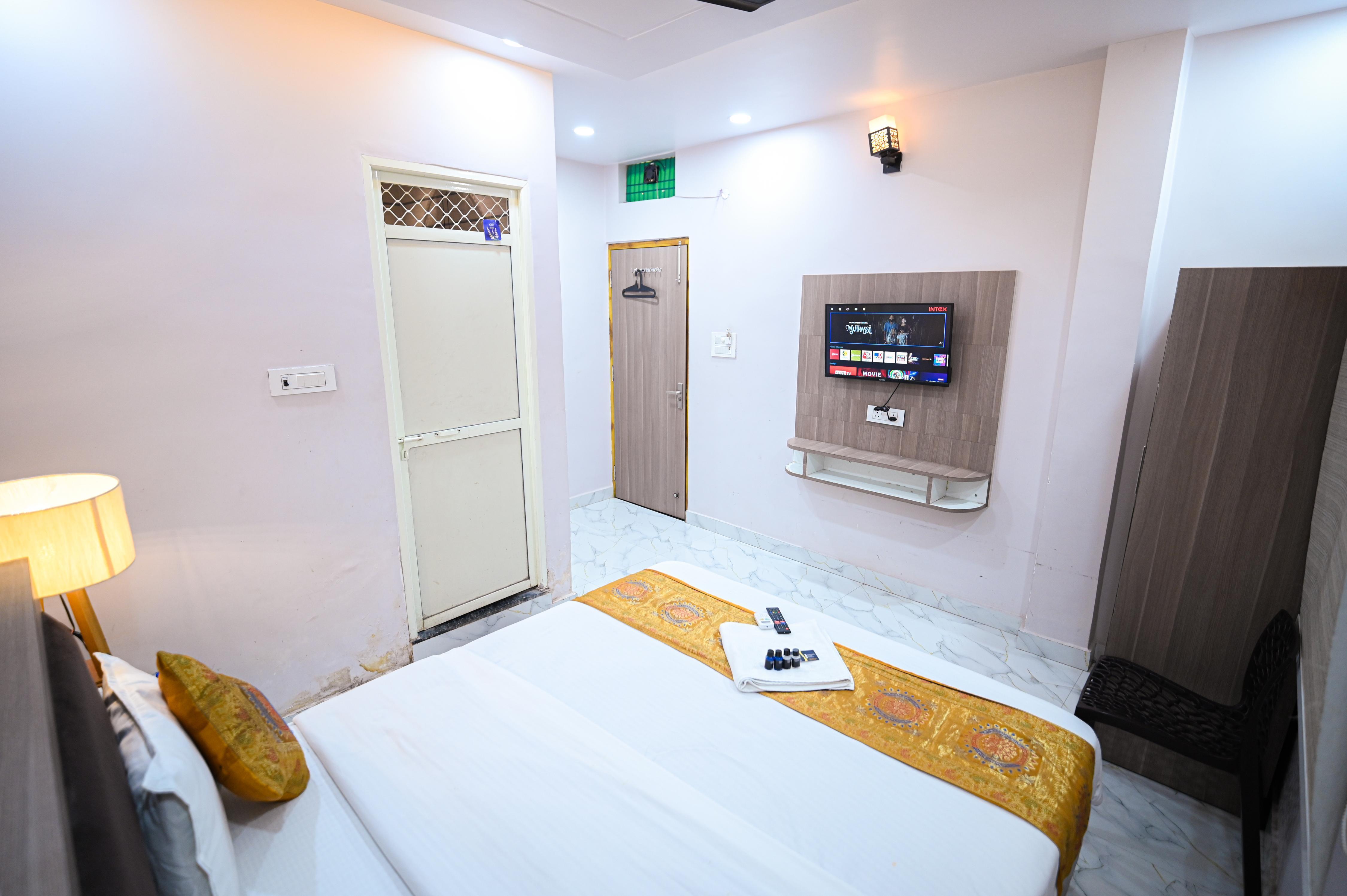 HOTEL PVS GRAND NearGodowlia Chauraha - Tap to explore photos