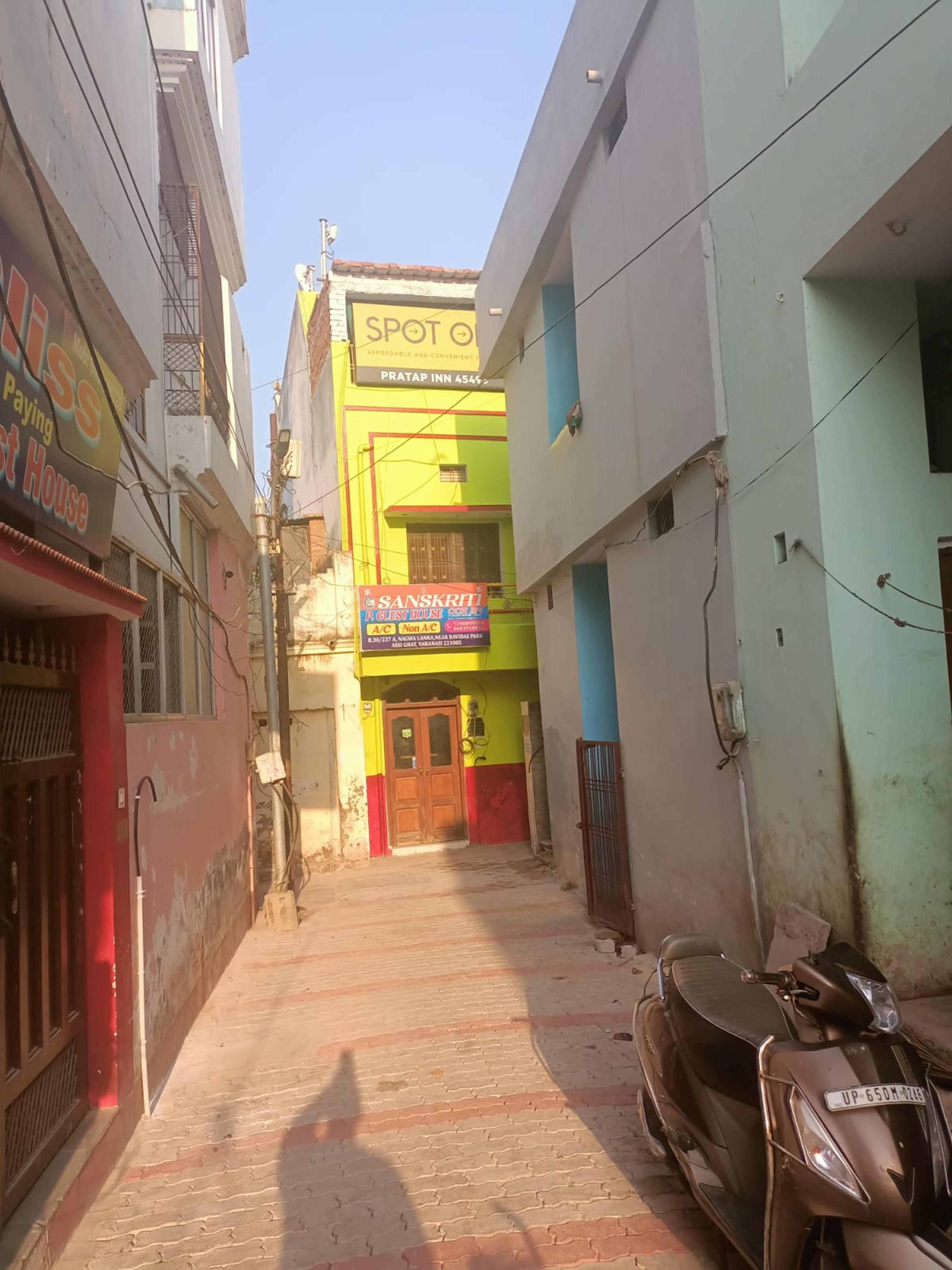 Sanskriti Guest House Varanasi - Tap to explore photos