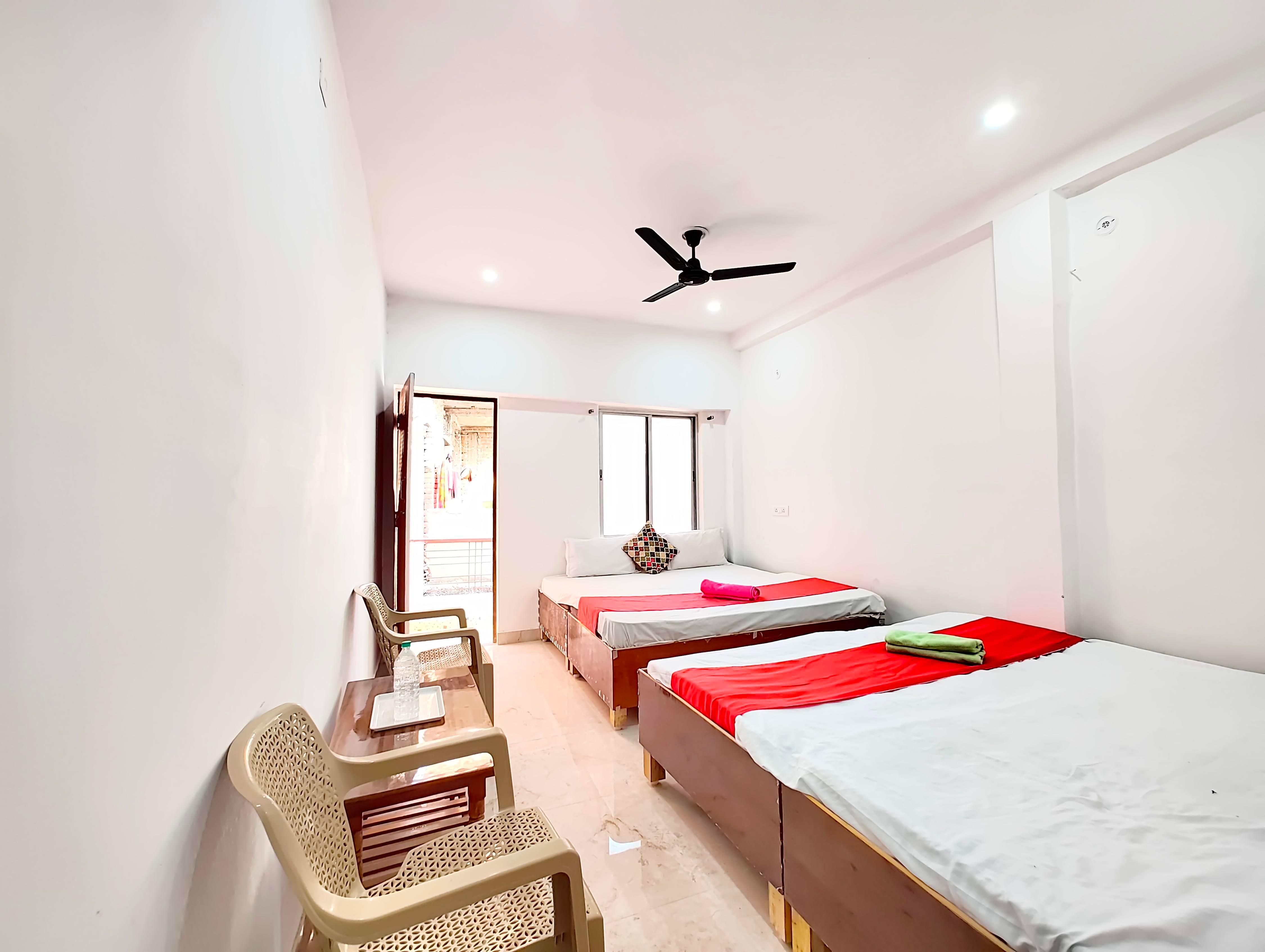 Sanskriti Guest House Varanasi Room Type - Deluxe Non AC Room